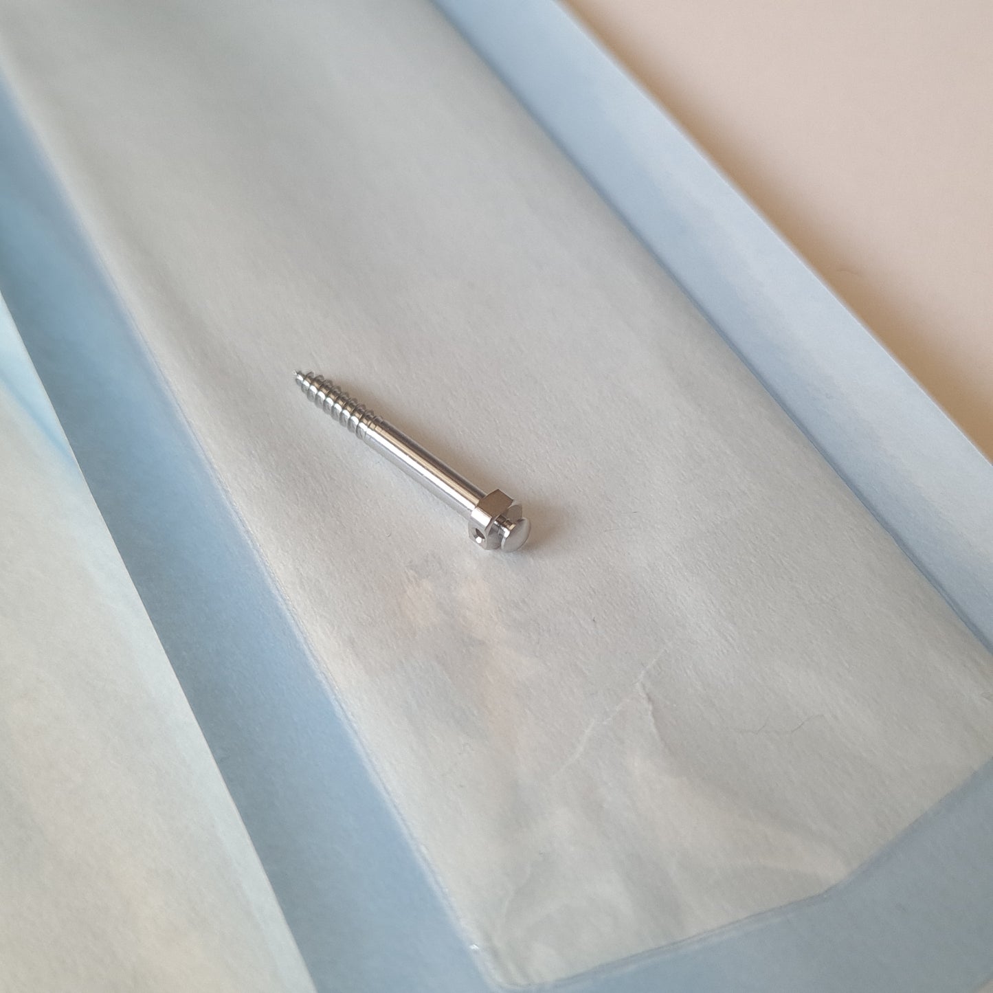 Microtornillos ZS, cabeza de seta, agujero redondo, media rosca