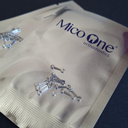 Ganchos crimpables de ortodoncia MicoOne® (izquierda/derecha) 10 Und